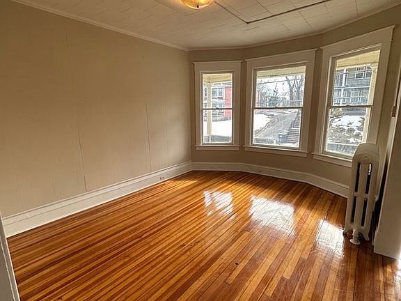 5th image of 675 Myrtle Ave APT 1