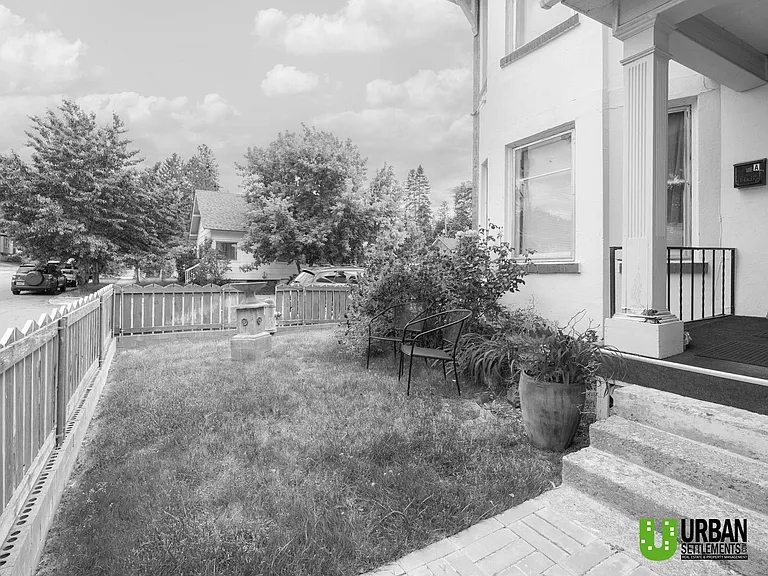 1122 S Walnut St — Photo 13