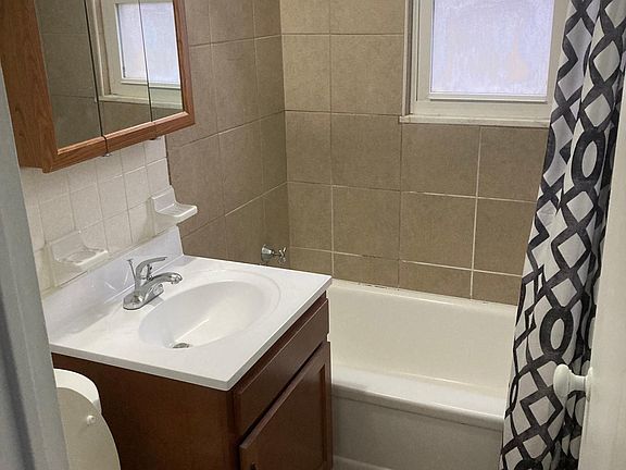 5th image of 261 E 244th St #C205