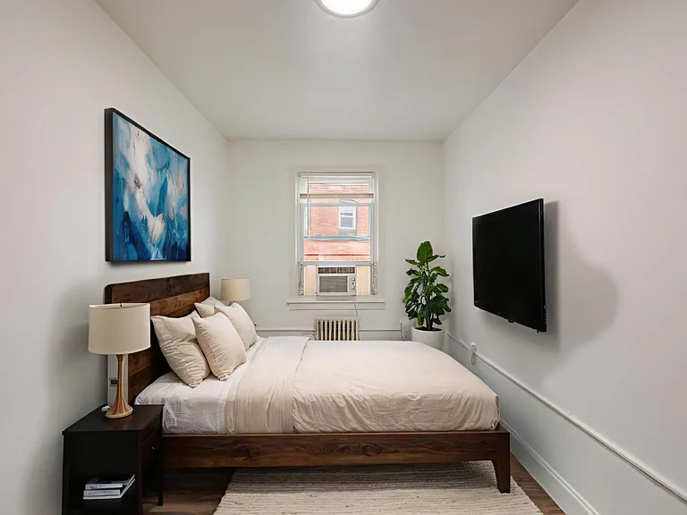 2425 E St NE #4 — Photo 17