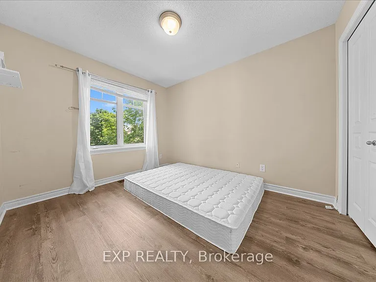 222 Badgeley Ave — Photo 15