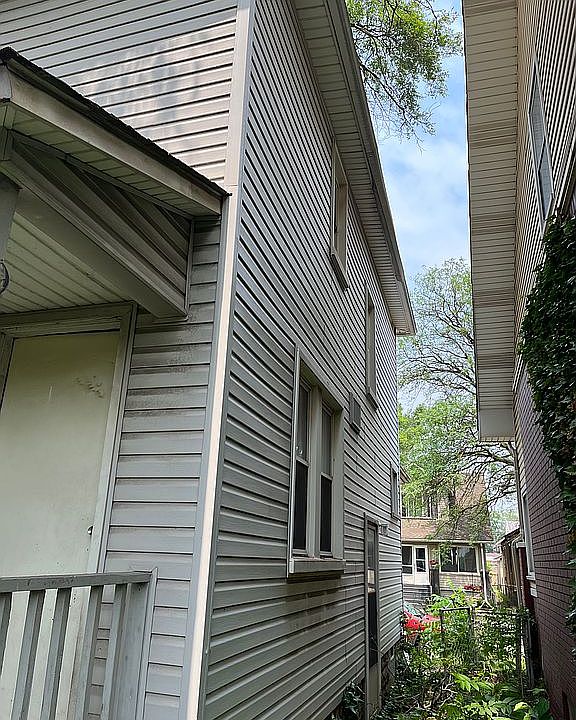 1st image of 37 W Broadway St
