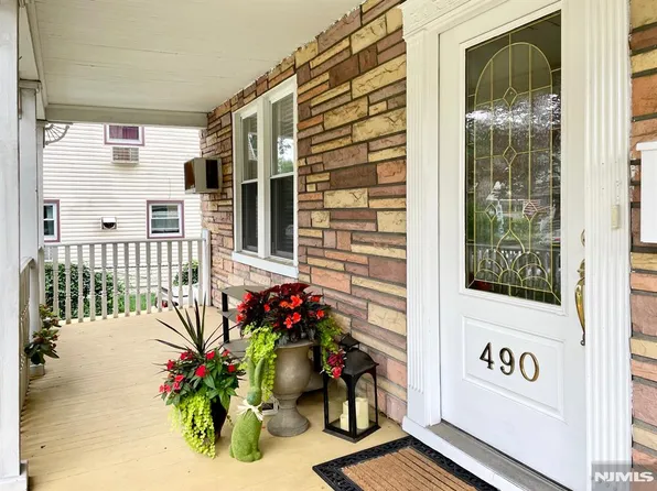 490 Larch Ave, Bogota, NJ 07603