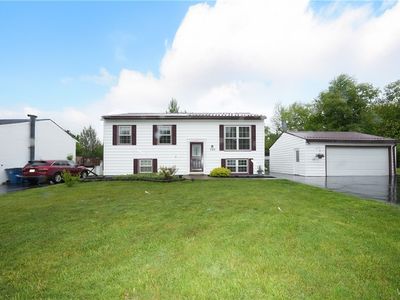 704 Beach Rd, Angola, NY, 14006