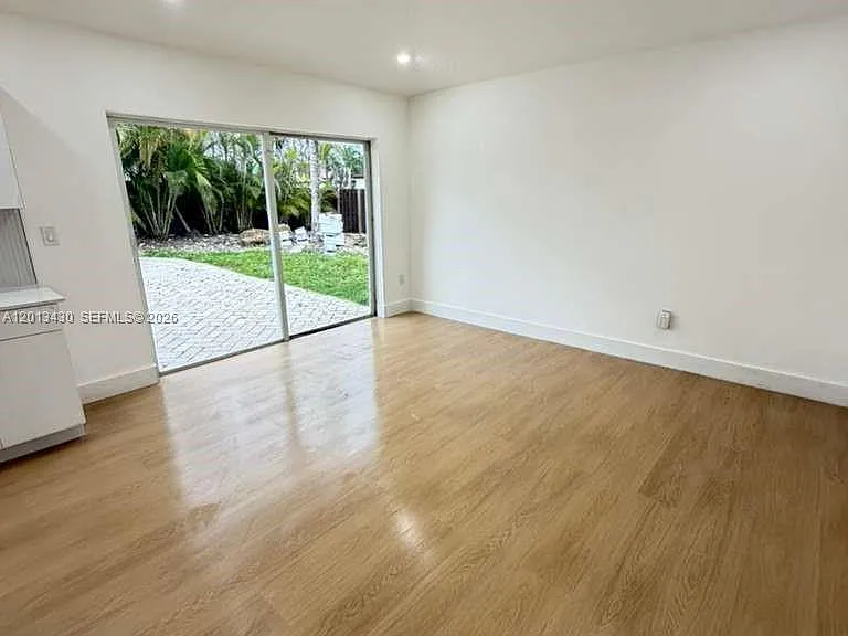 18121 SW 152nd Ct — Photo 6