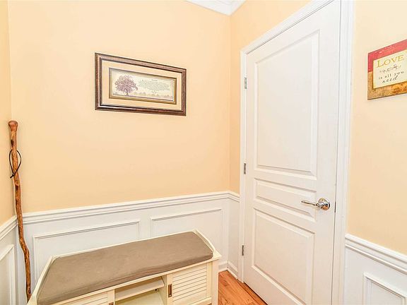 3rd image of 113 Wildwood Cir