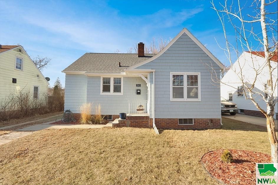 1st image of 2913 Isabella St