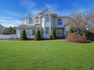 7 Island Trl, Mount Sinai, NY