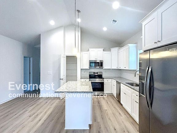 2nd image of 521 E Robinson St