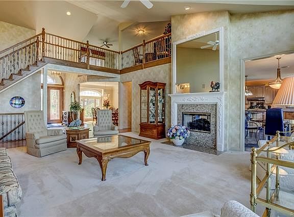 4th image of 8916 Stoney Creek Dr