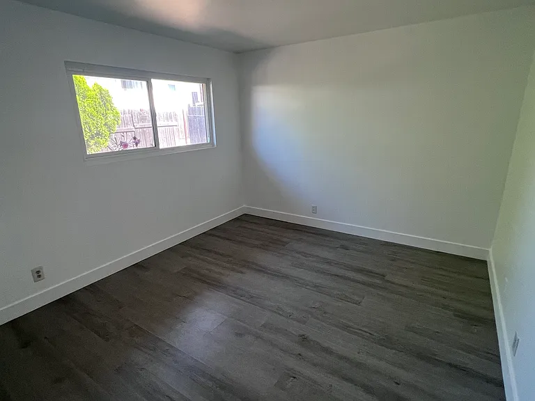 1829 Aileron Ave — Photo 24