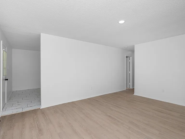 5340 Lakeview Cv — Photo 5