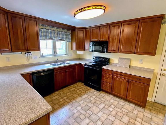 4th image of 4865 Marybrook Dr