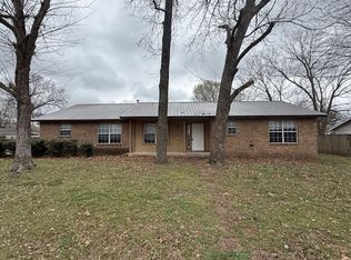 172 James St, Farmington, AR 72730