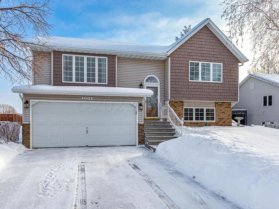 3005 Village Green Dr, Moorhead, MN 56560 Zillow