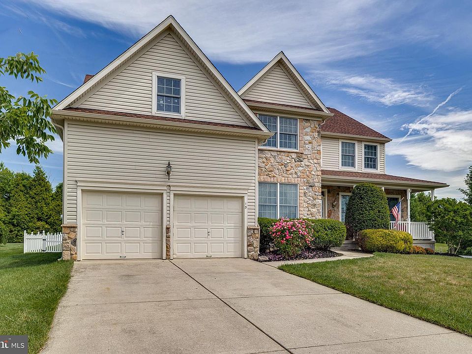 1st image of 13 Stoneybrook Ct