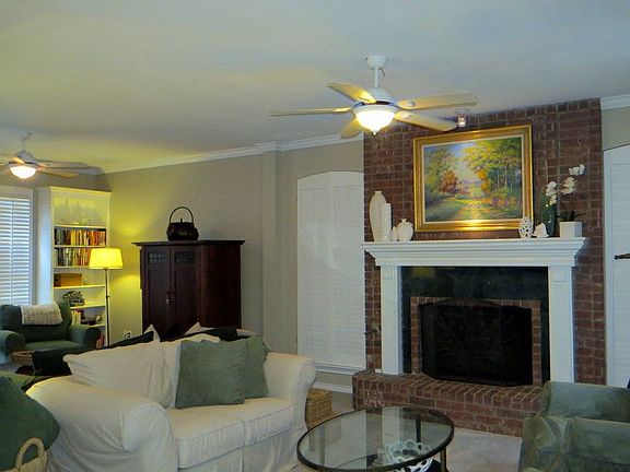 3rd image of 4324 Crescent Dr