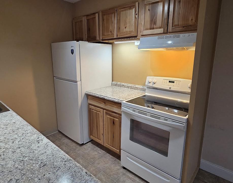 1st image of 1340 E Sherwood Dr APT 1