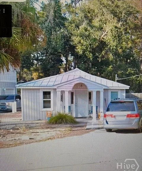 6916 Johnny Mercer Blvd — Photo 1