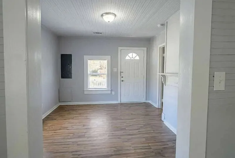 625 East Wall Street - 1 — Photo 4