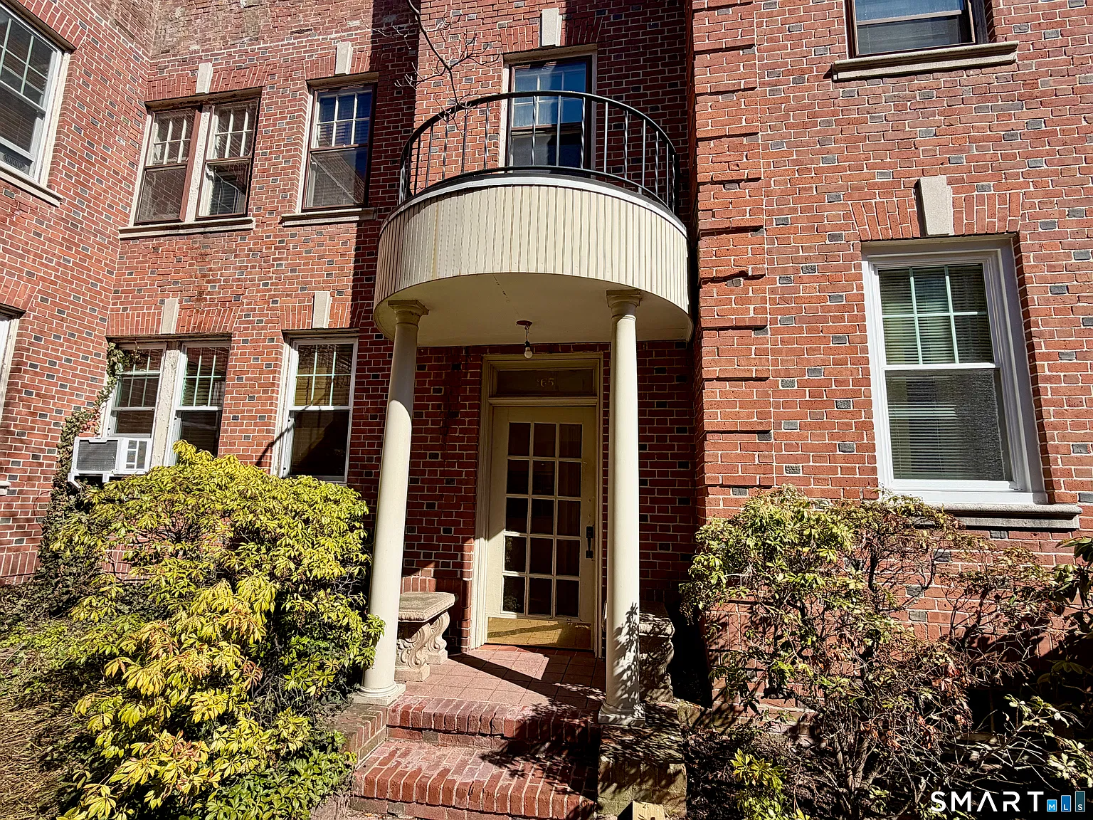 2 bed, 1.0 bath, 953 sqft, $1,950 — Photo 3