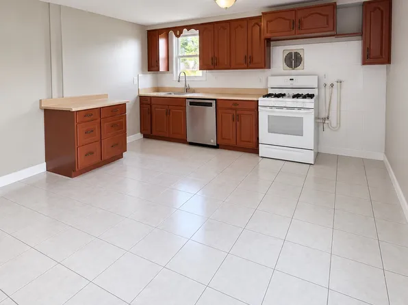 117 Barnert Ave #2, Totowa, NJ 07512