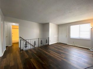 1037 Sw Kings Cross Rd, Blue Springs, MO 64014