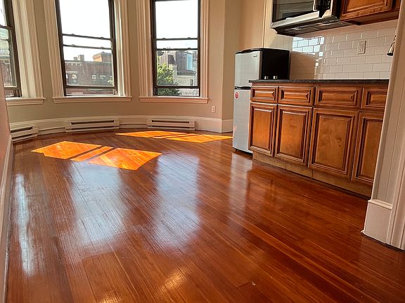 5th image of 868 Beacon St APT 15