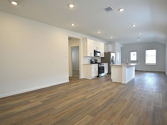 4th image of 4009 Bronco Station Ln