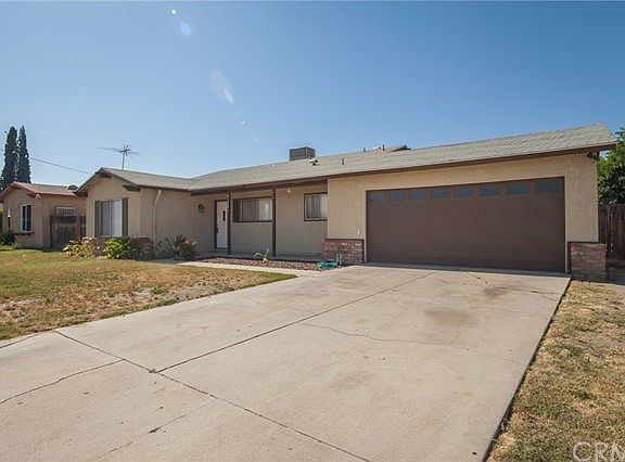 3rd image of 41201 Acacia Ave