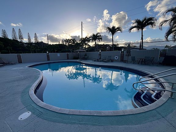 Community salt water, heated pool !