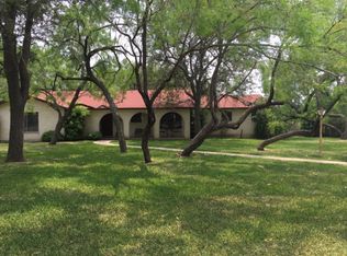 7 Nunn Pl, Uvalde, TX 78801