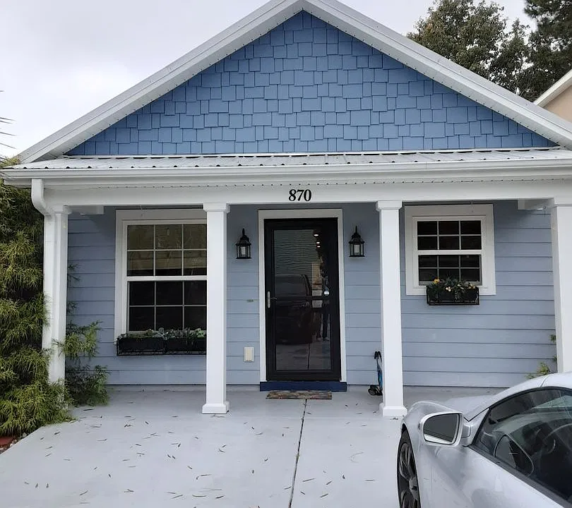 870 Brenda Pl