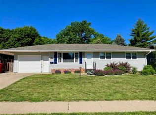 1903 Peninah St, Yankton, SD 57078