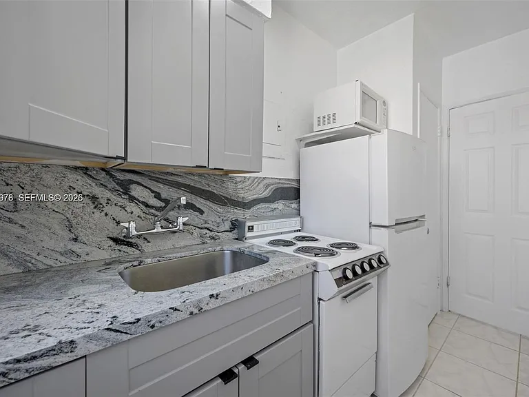 550 NE 82nd Ter #7 — Photo 12