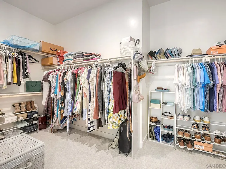 Walk-in Closet