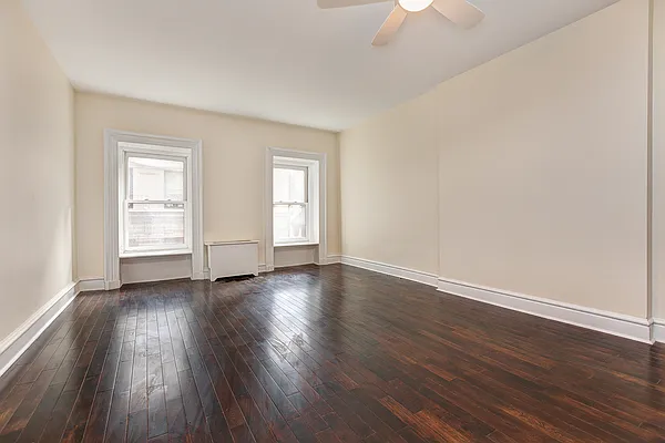 Rented by CORE | media 8