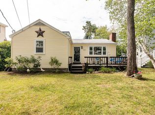 157 S Tibbetts Ave, Wells, ME 04090
