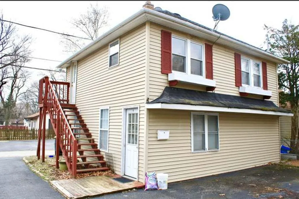 1 bed, 800 sqft, $1,300 — Photo 3