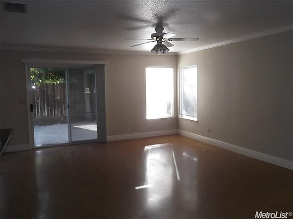 3rd image of 3462 Grandi Cir