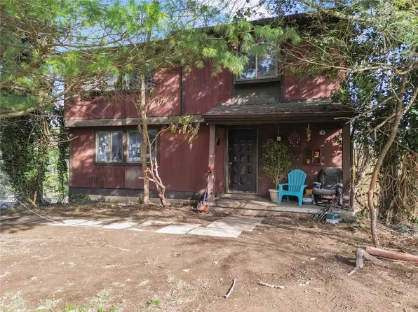 1781 Ivanhoe Dr, North Huntingdon, PA 15642