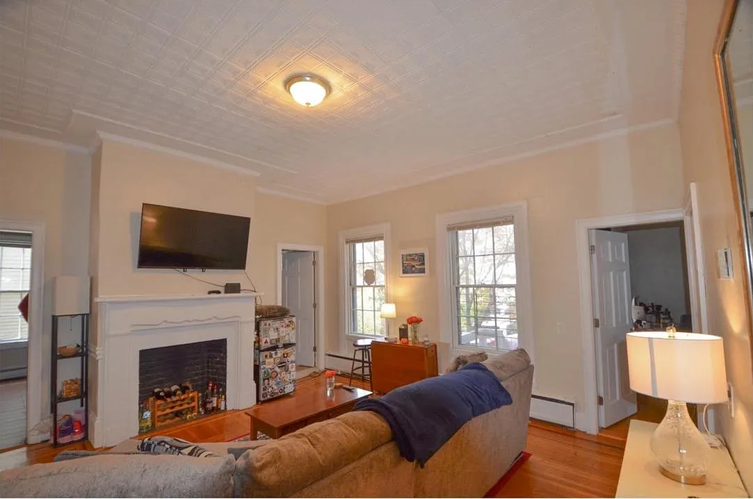 40 Bowen St — Photo 2