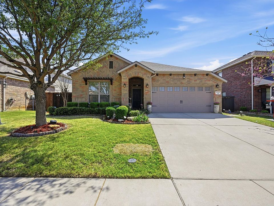 1st image of 421 Foxcraft Dr
