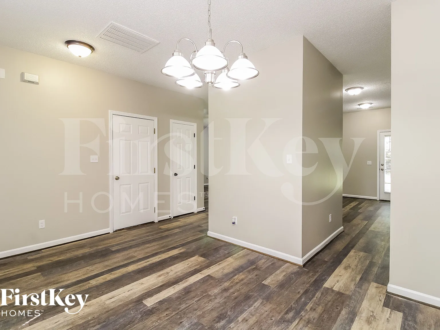 3 bed, 2.5 bath, 1536 sqft, $1,960 — Photo 4