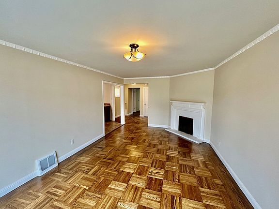 2nd image of 4307-4311 Irving St #4309
