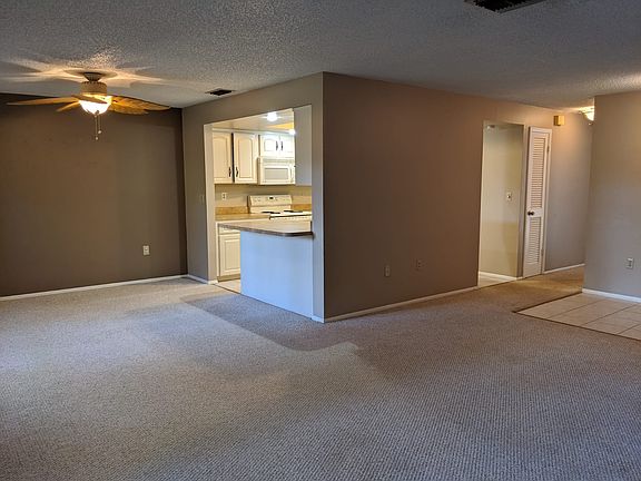 4th image of 647 Fairmont Ave APT A