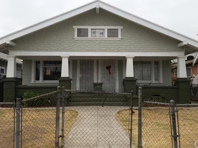 964 W 43rd Pl, Los Angeles, CA, 90037