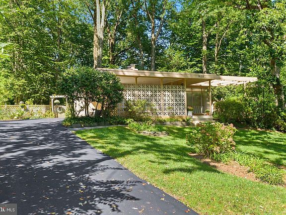3rd image of 9128 Saint Marks Pl