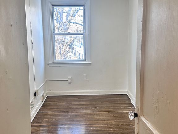 4th image of 2309 Bond Ave