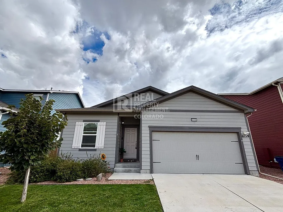 6159 Meadowbank Ln